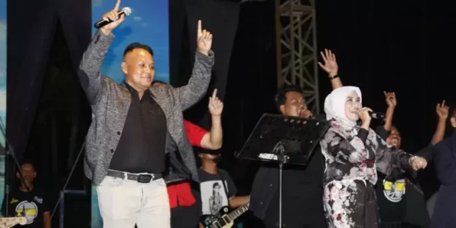 Bupati Nanang Ermanto Hadiri Malam Pentas Seni Budaya pada Lampung Selatan Expo 2023